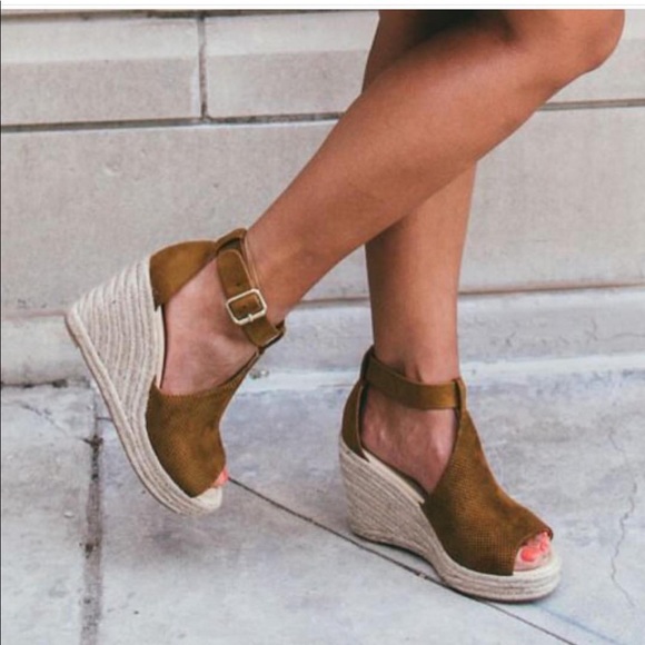 Vici Shoes - Brown wedge sandals